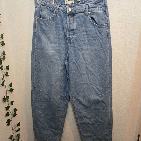 Free People NWT Crossroads Mid Rise Slim Straight Jeans Size 31 - Picture 2 of 16